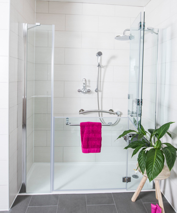 The Opulence GD52 Full Height Inline Doors The beautiful Opulence range comes in a variety of options. The GD52 is illustrated with partially open doors.